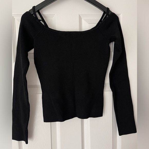 Body-con Off-shoulder Ribbed Top - Picture 2 of 8